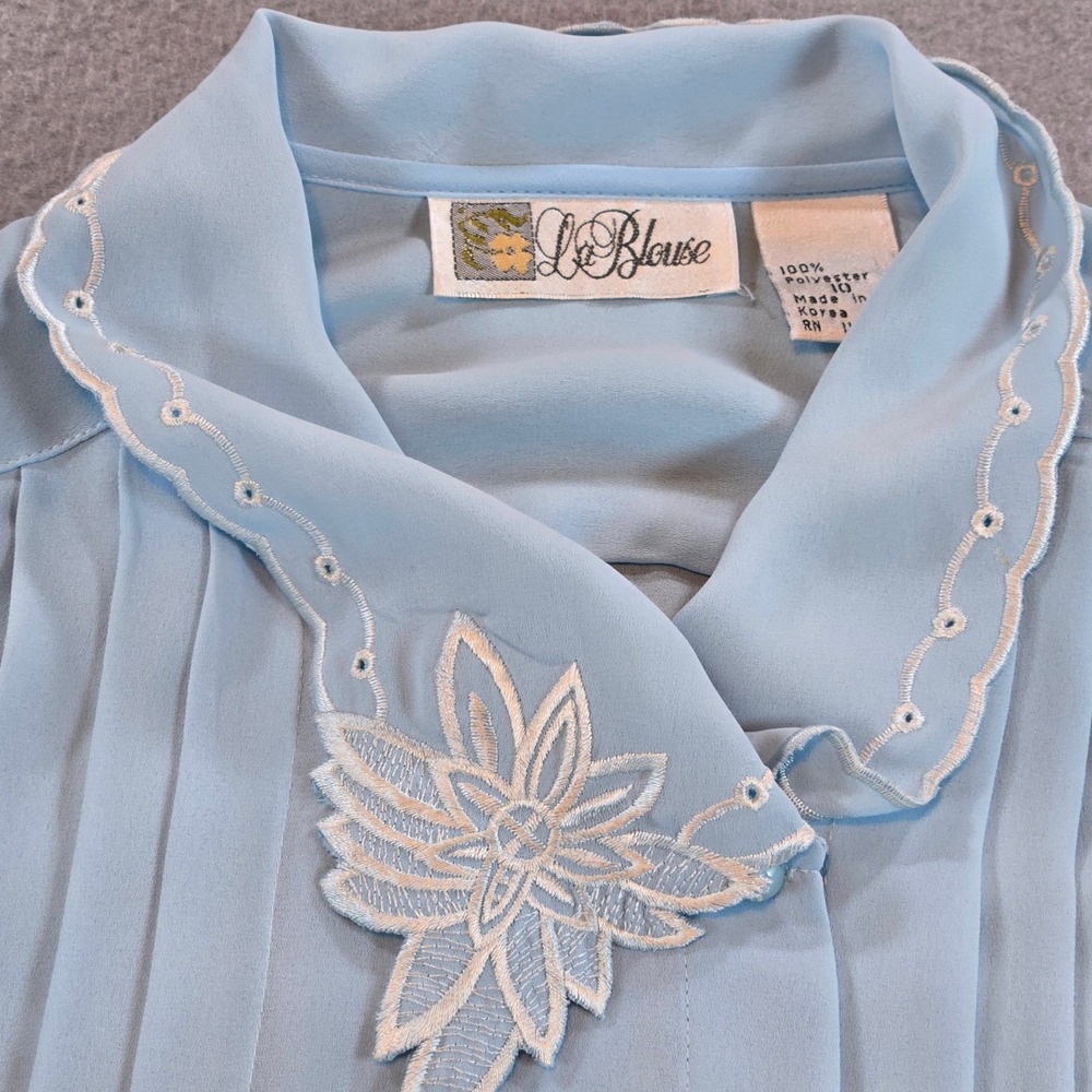 La Blouse Pintuck Blouse Women 10 Light Blue Embroidered Lace‎ Collar Vintage